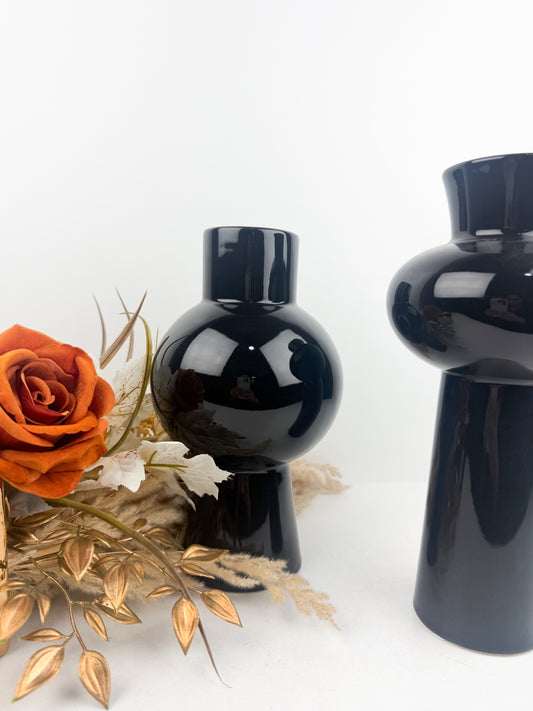 Duo vase en céramique noire au design résolument moderne