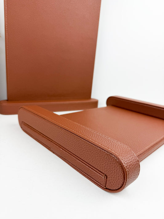 Deux plateaux de décoration intérieure en cuir marron luxe