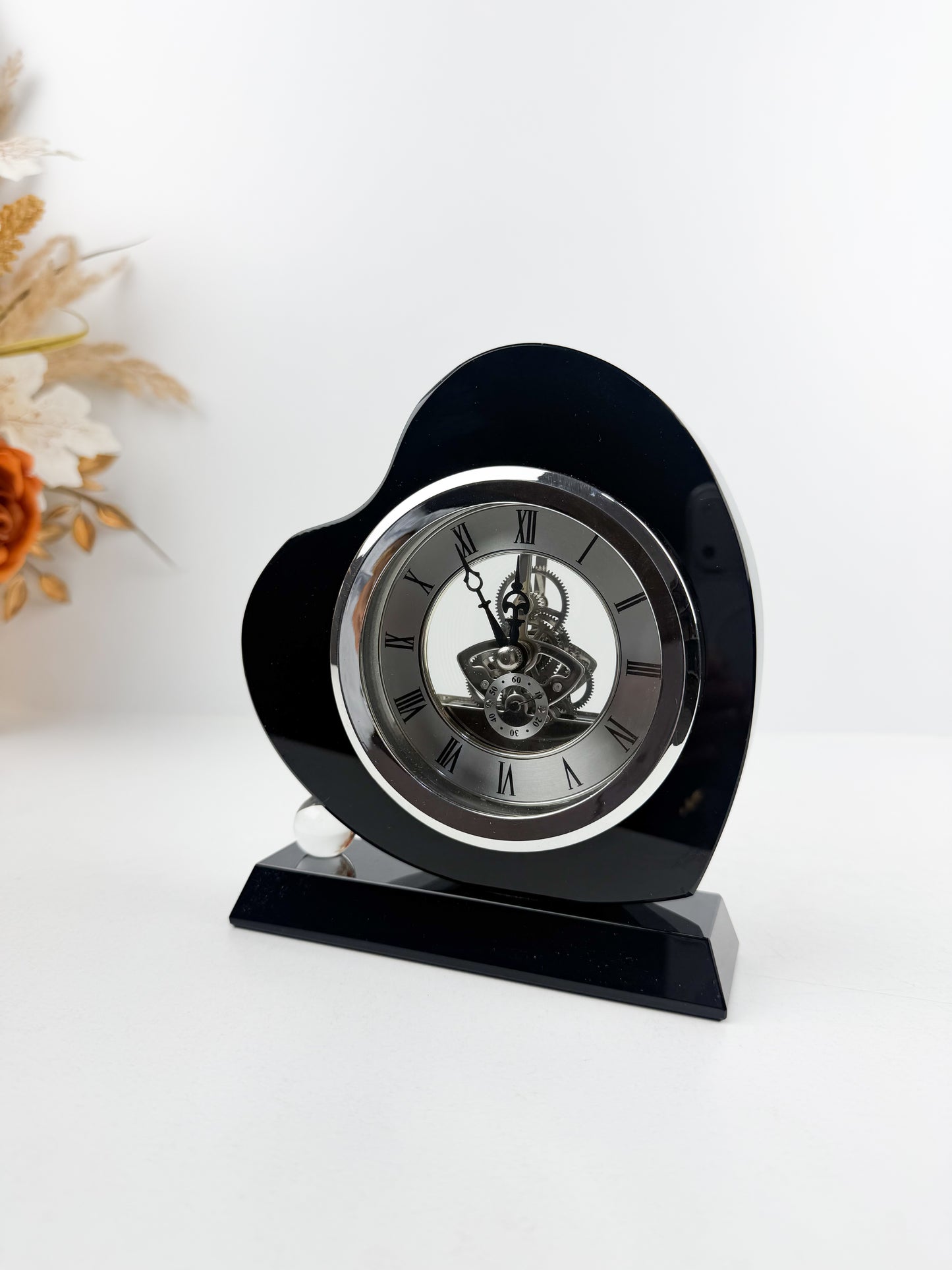 Horloge décorative en forme de cœur au design élégant et intemporel