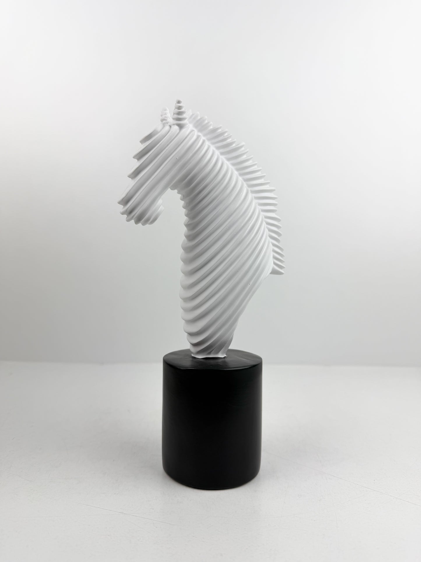 Statue de tête de cheval au design moderne