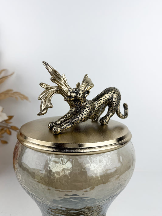 Bonbonnière élégante avec une finition dorée en cuivre