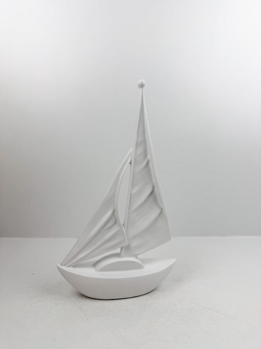 Voilier décoratif au design épuré