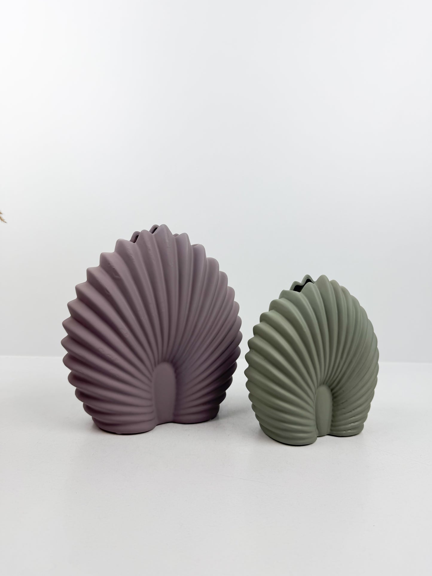 Duo de vases en forme de coquillage