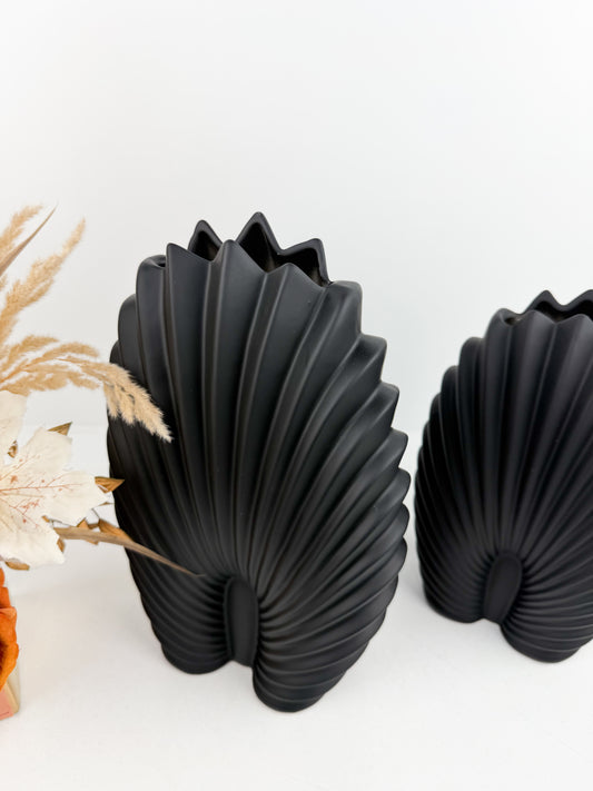 Vases décoratives modernes – Duo design noir mat effet plissé
