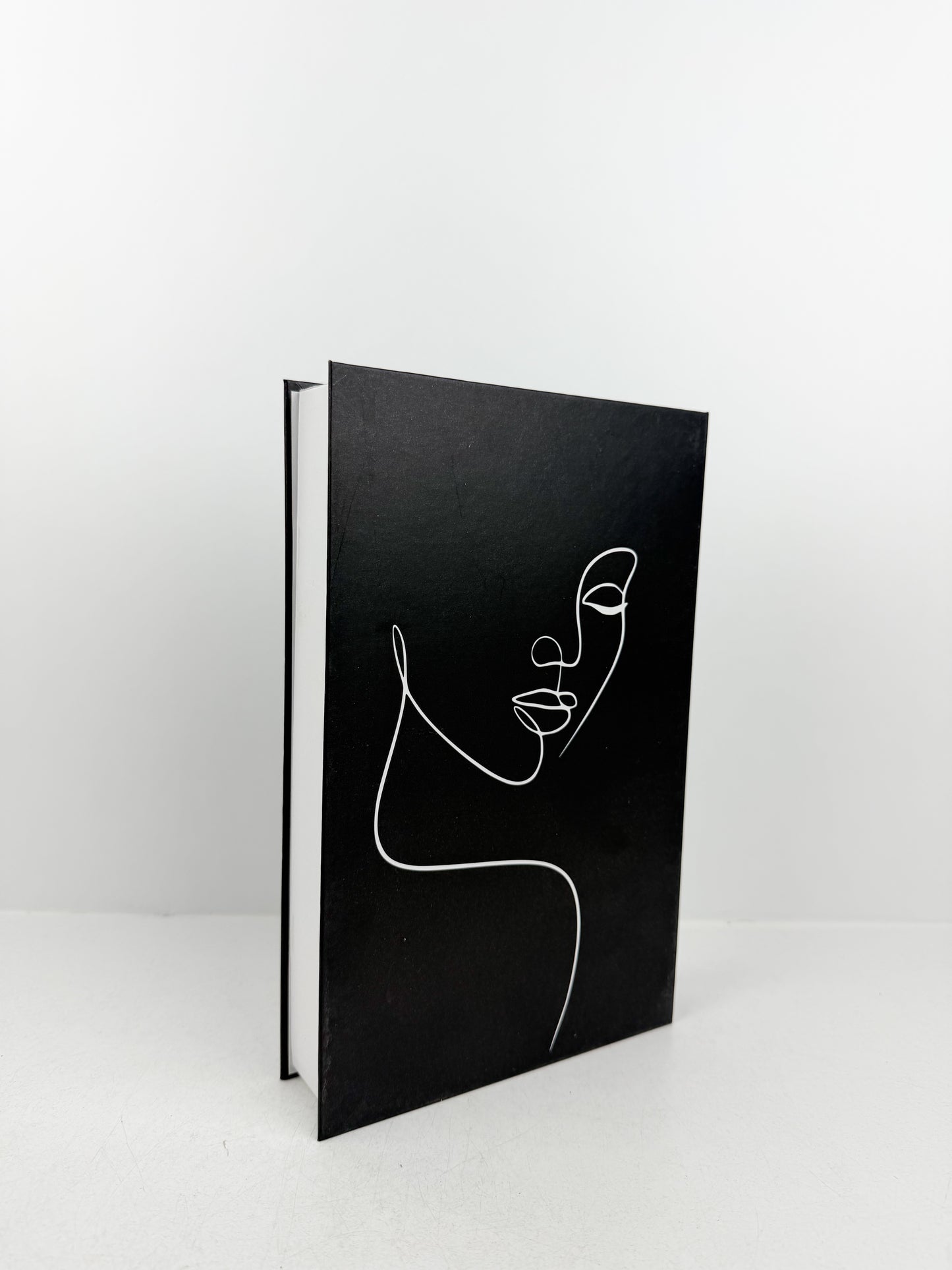 Boîte faux livre décorative élégante