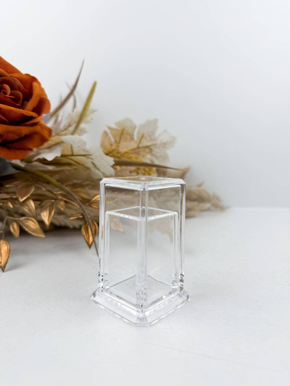 Boîte à cordent en acrylique transparent au design épuré et sophistiqué