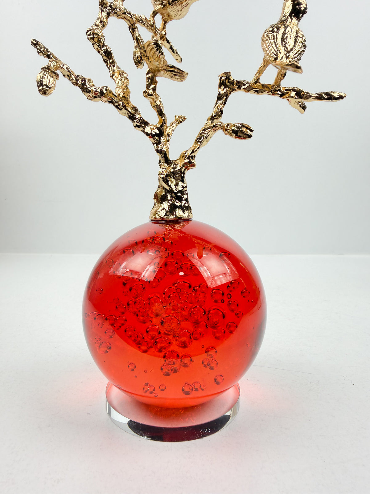 Sculpture arbre aux oiseaux en métal dorée luxe.