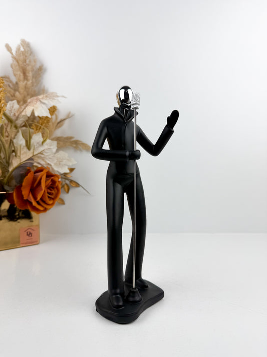 Statuette décorative moderne représentant un chanteur