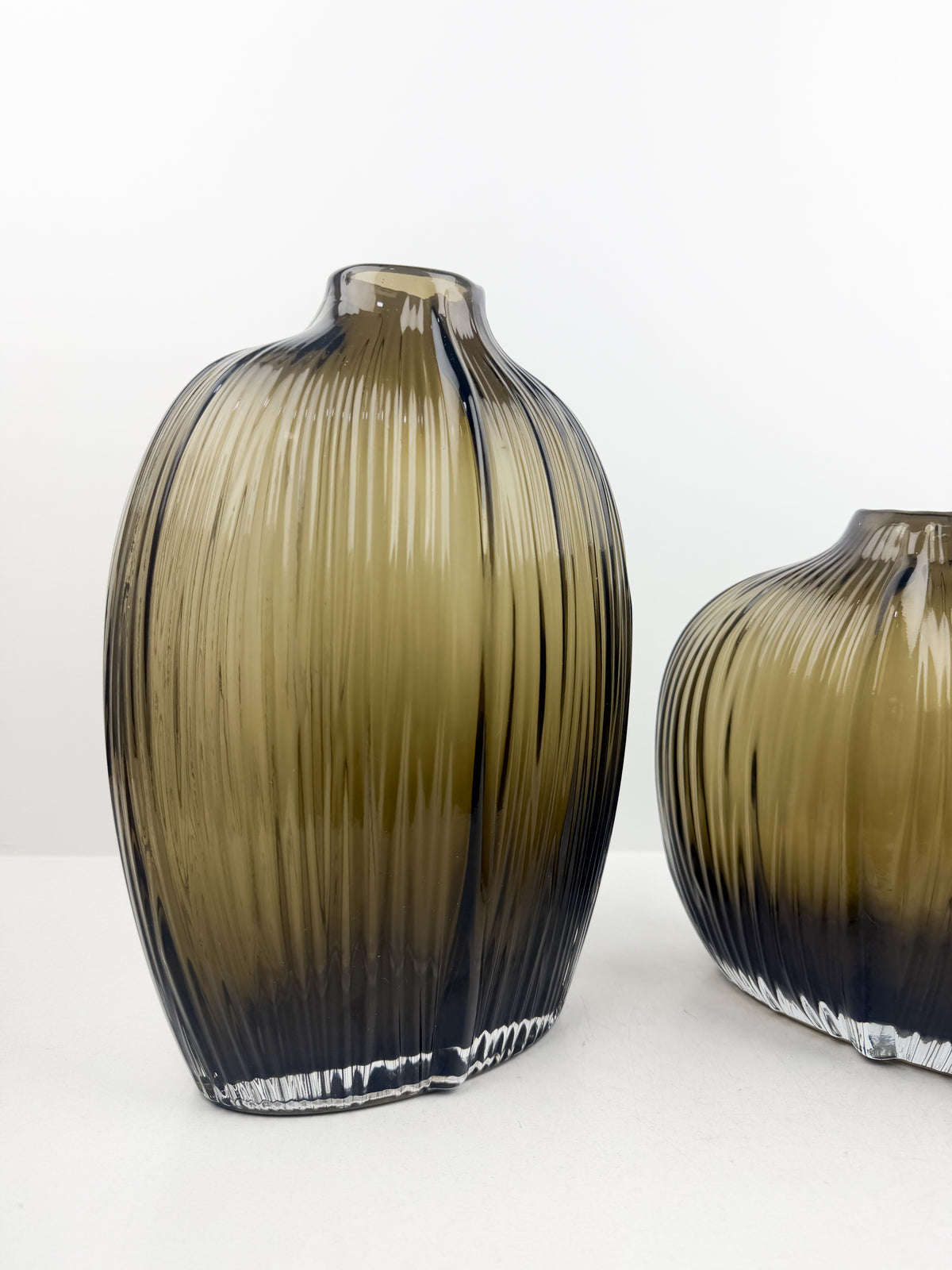 Duo vase fleur nervuré élégance intemporelle