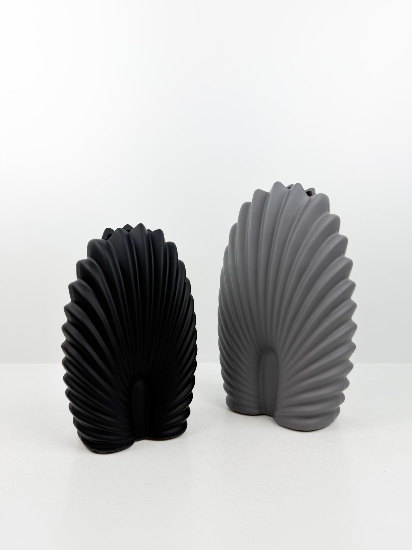 Duo de Vases en céramique aux formes coquillages