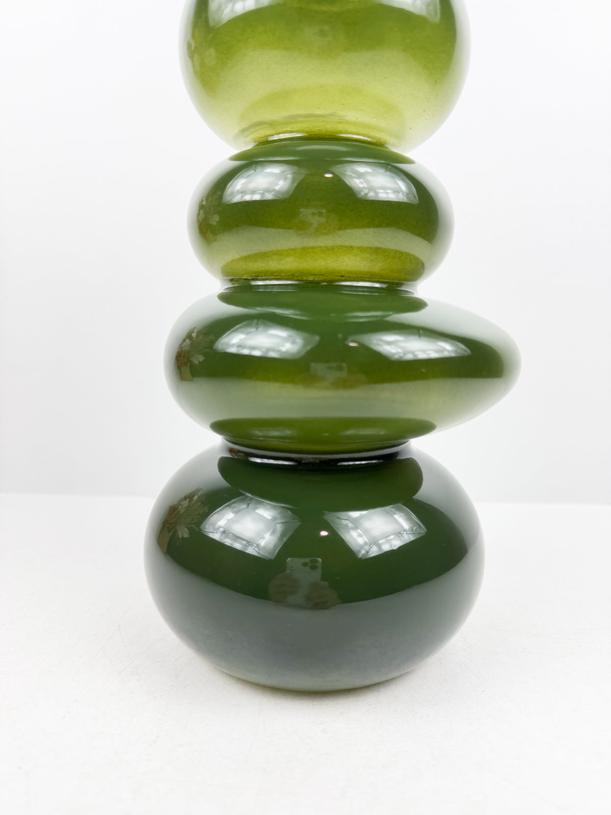 Vase en Céramique vert moderniste.