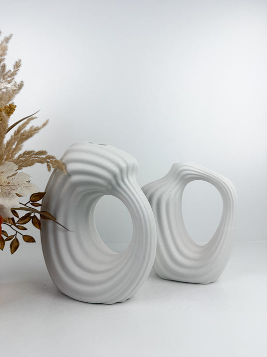 Duo de vases en céramique blanche