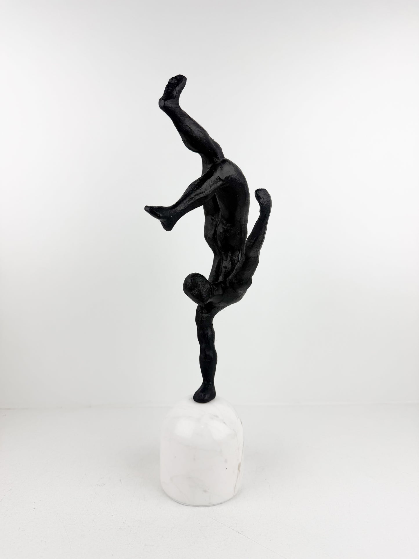 Statue en marbre noir