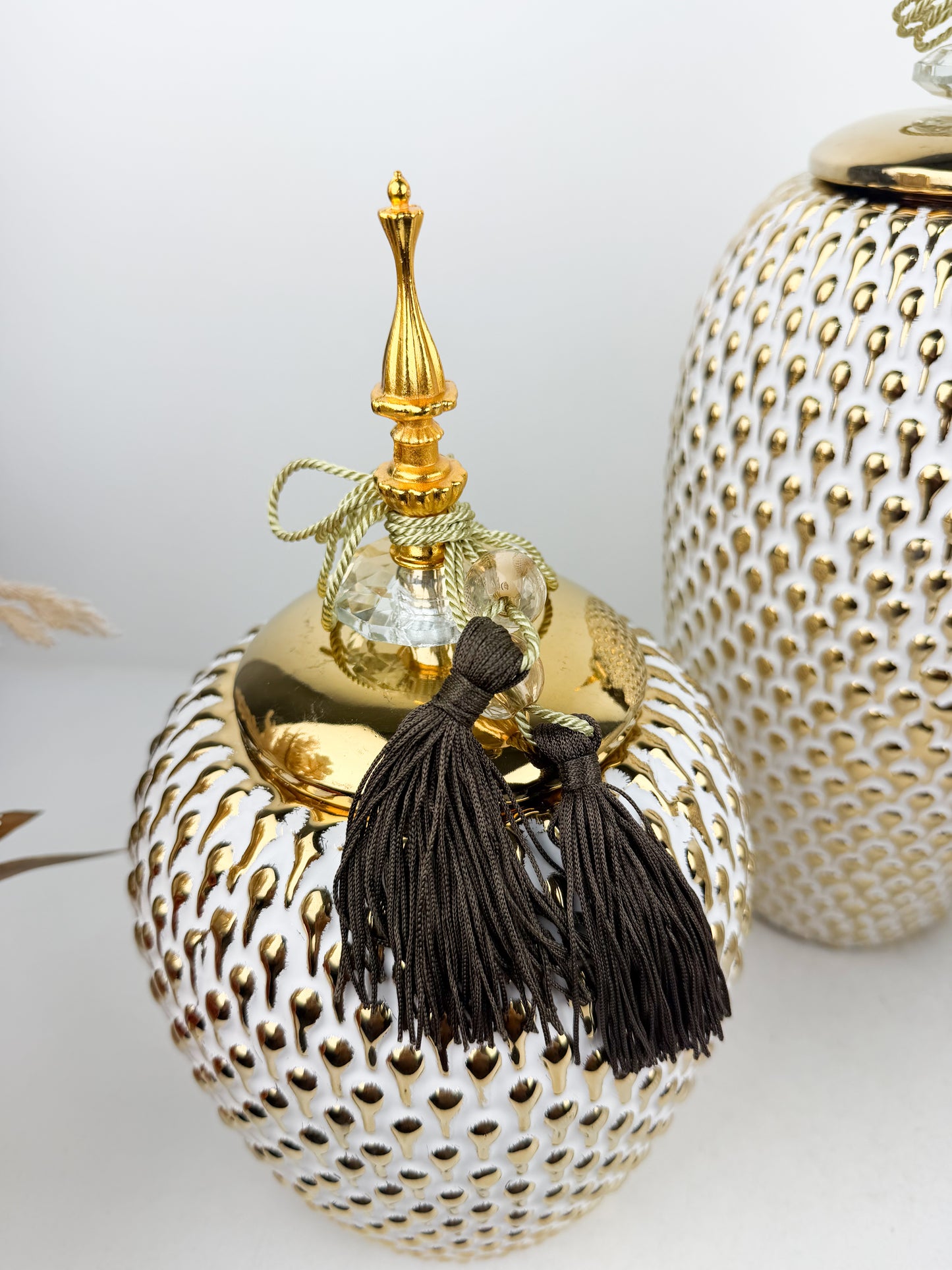 Trio de vases décoratives en céramique au design épuré traditionnel