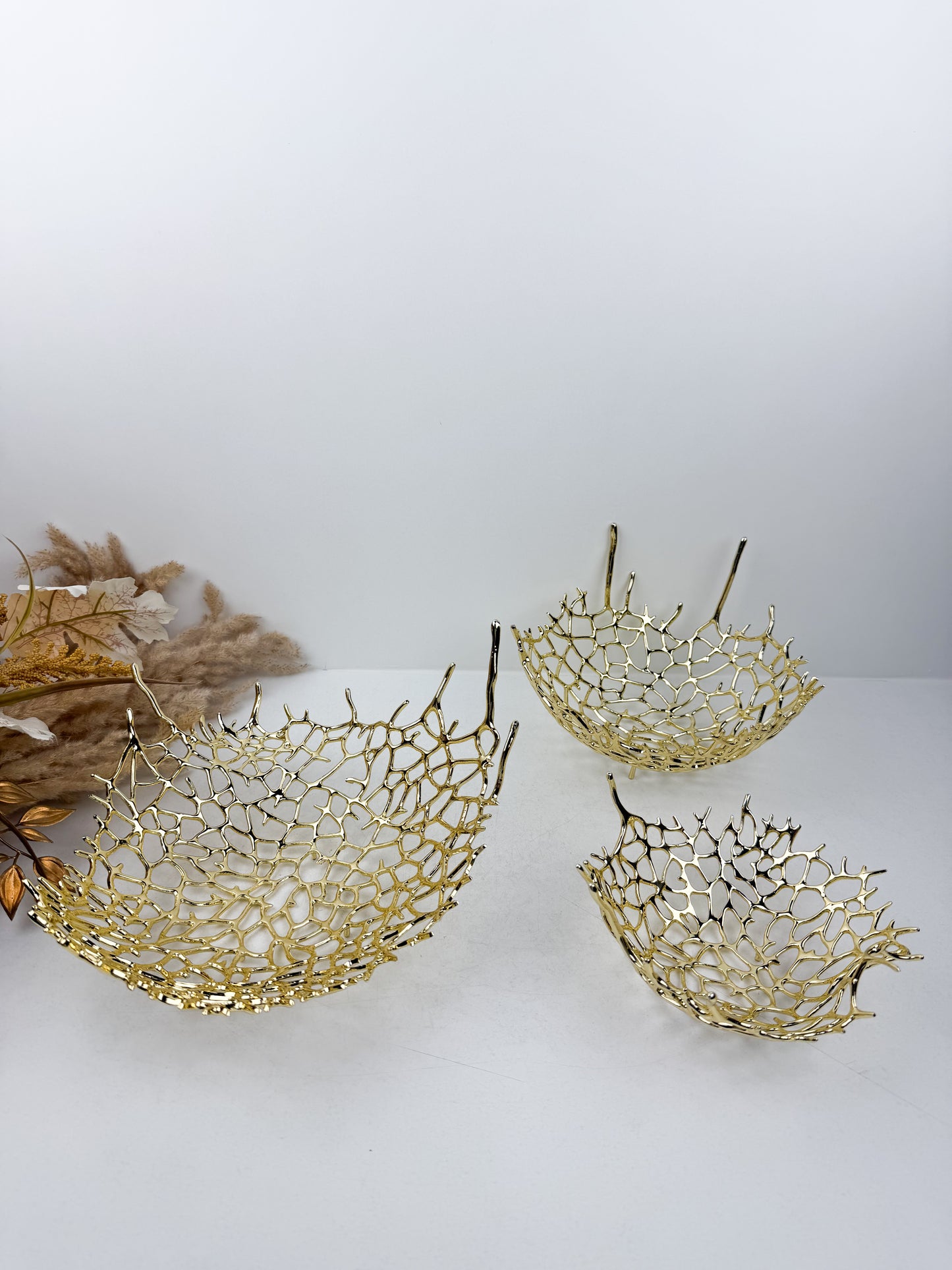 Bols décoratifs en métal doré brillant avec finition grillagée