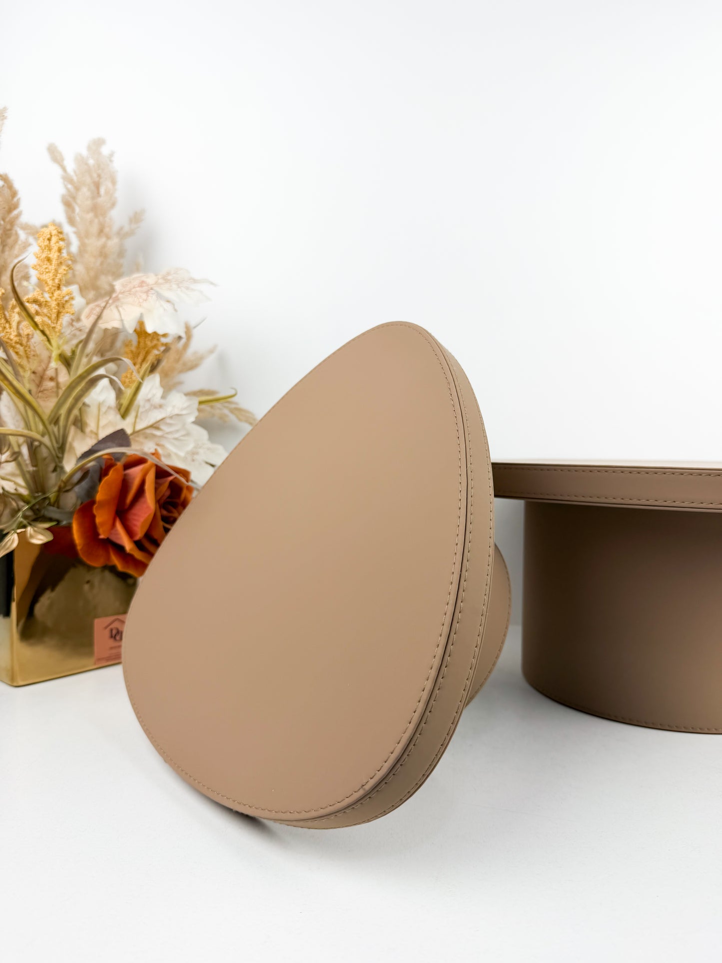 Supports décoratif de présentation en cuir marron