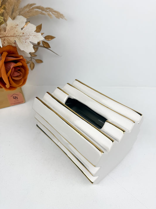 Boîte à mouchoir en céramique aux finitions dorées et blanches