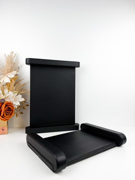 Deux plateaux en cuir noir luxe