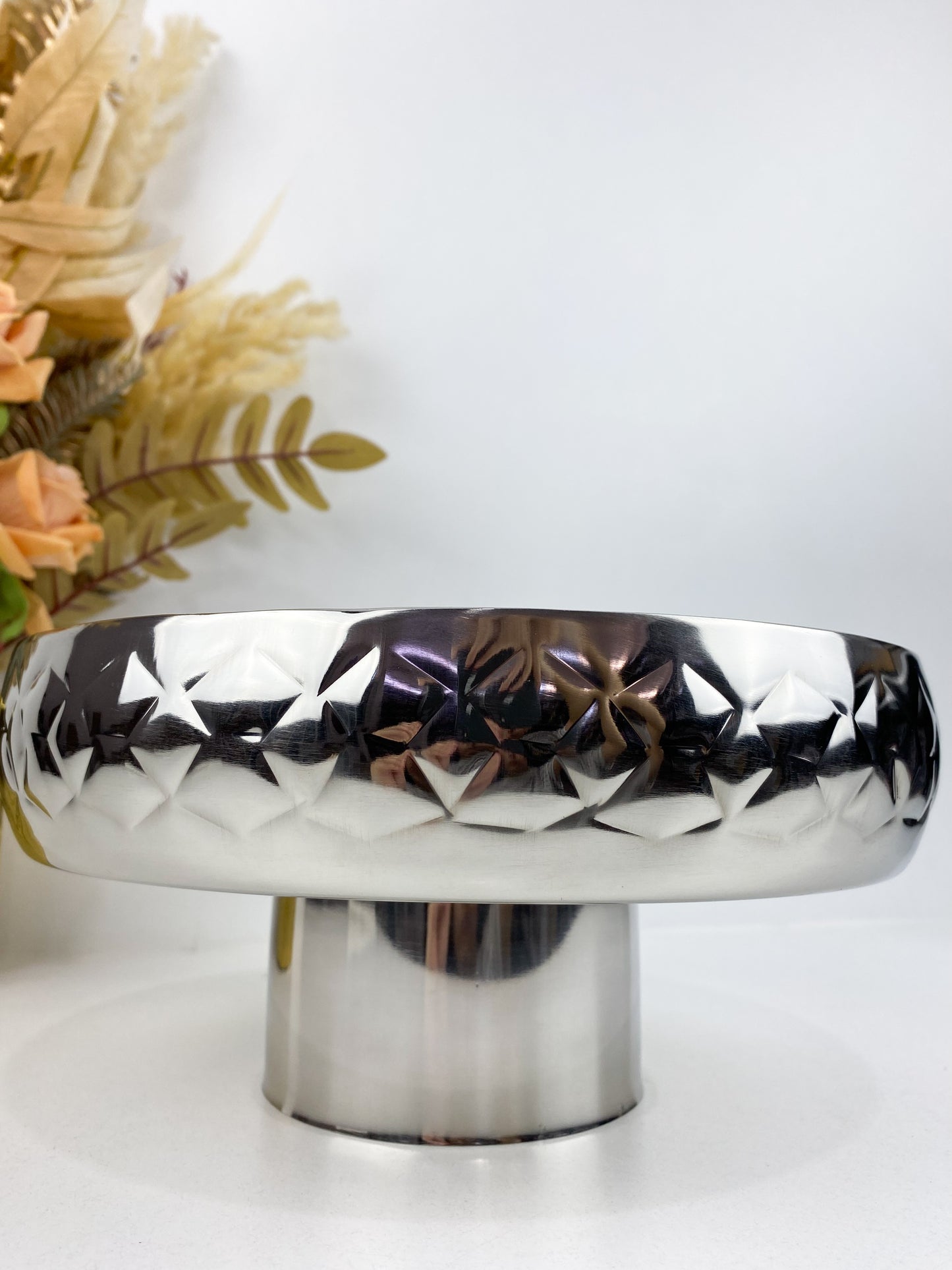 Présentoir et bol argenté moderne avec pied