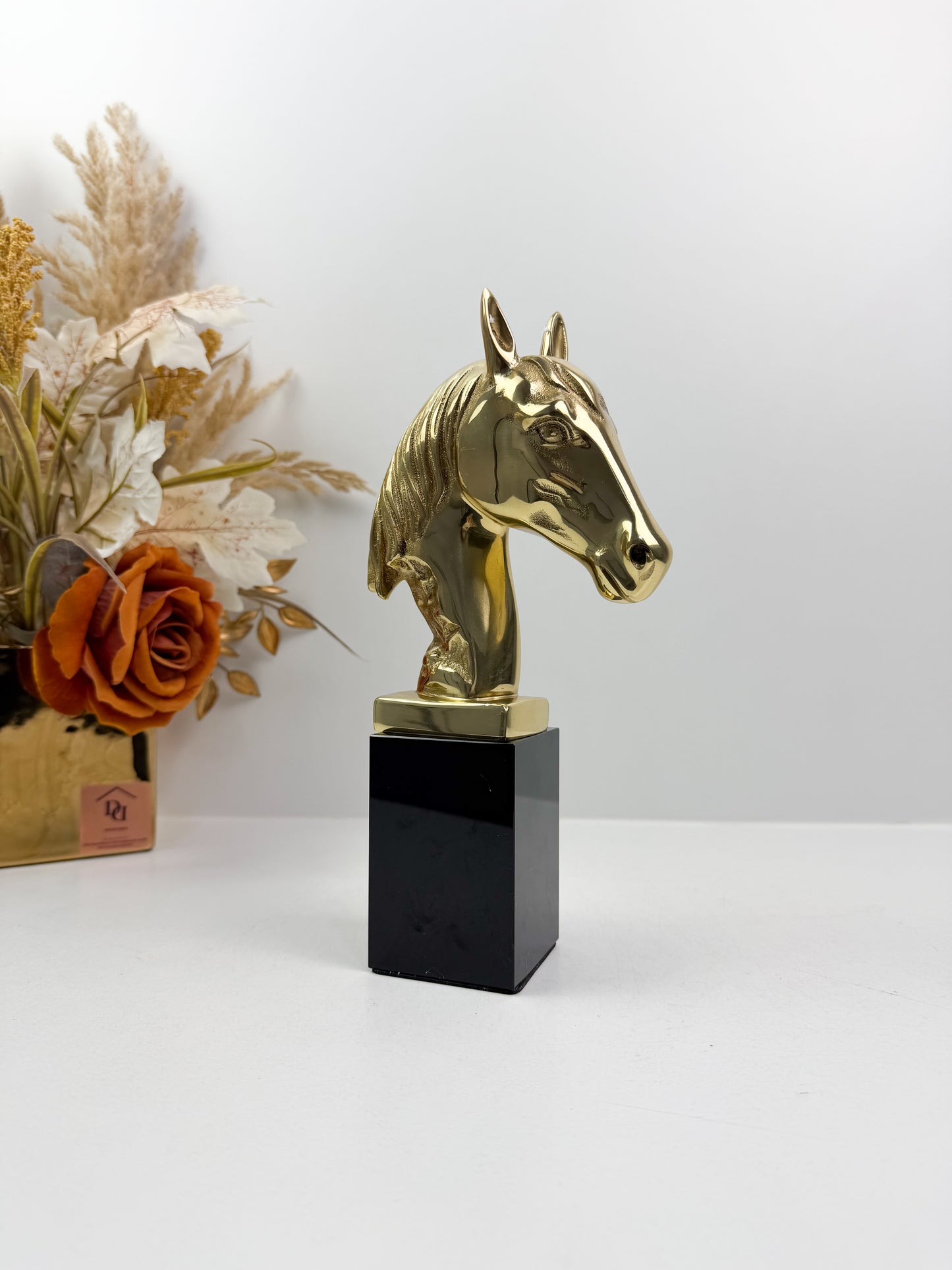 Statue de tête de cheval en dorée moderne