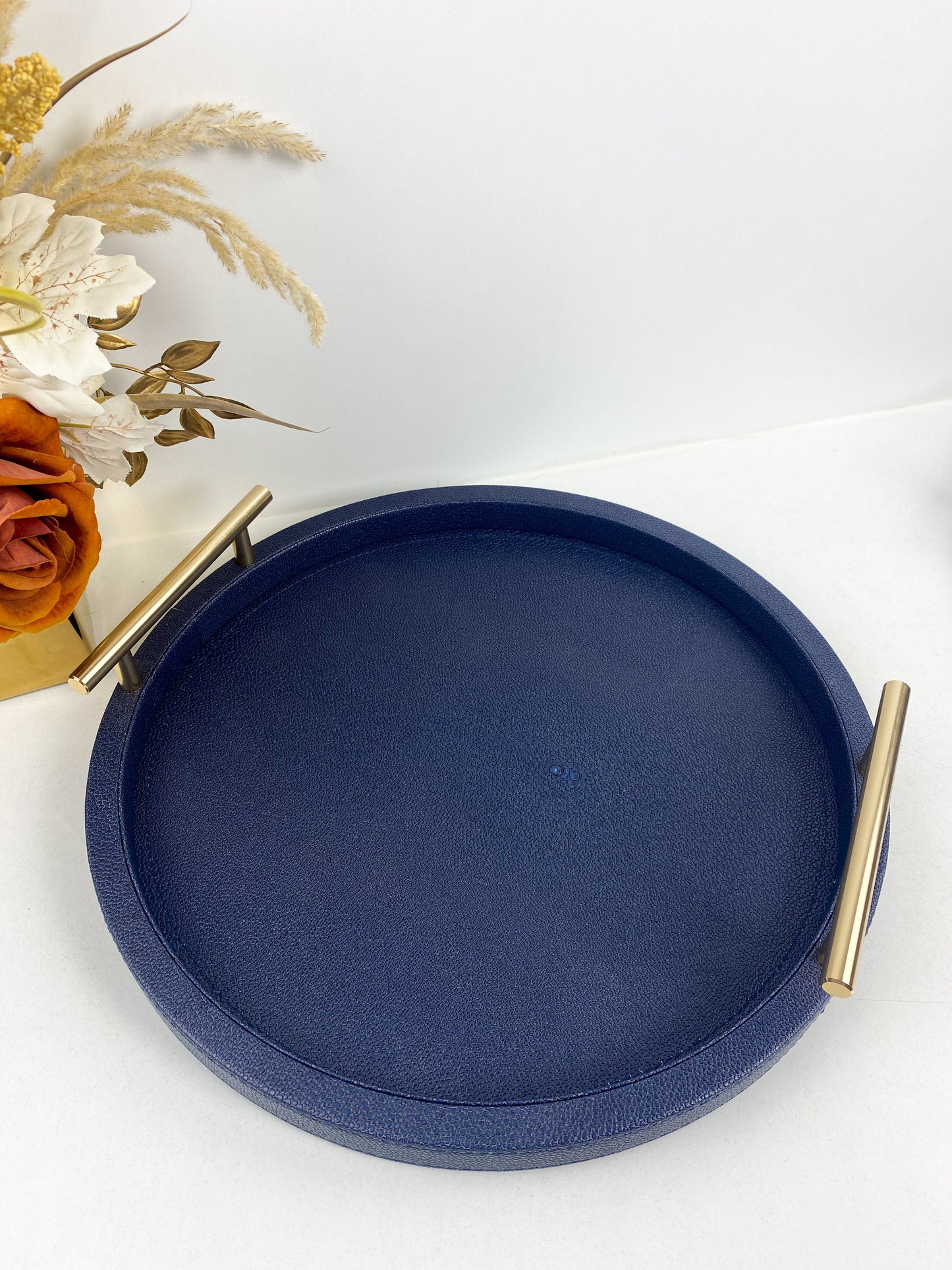 Ensemble de plateaux ronds avec poignées en métal texturé