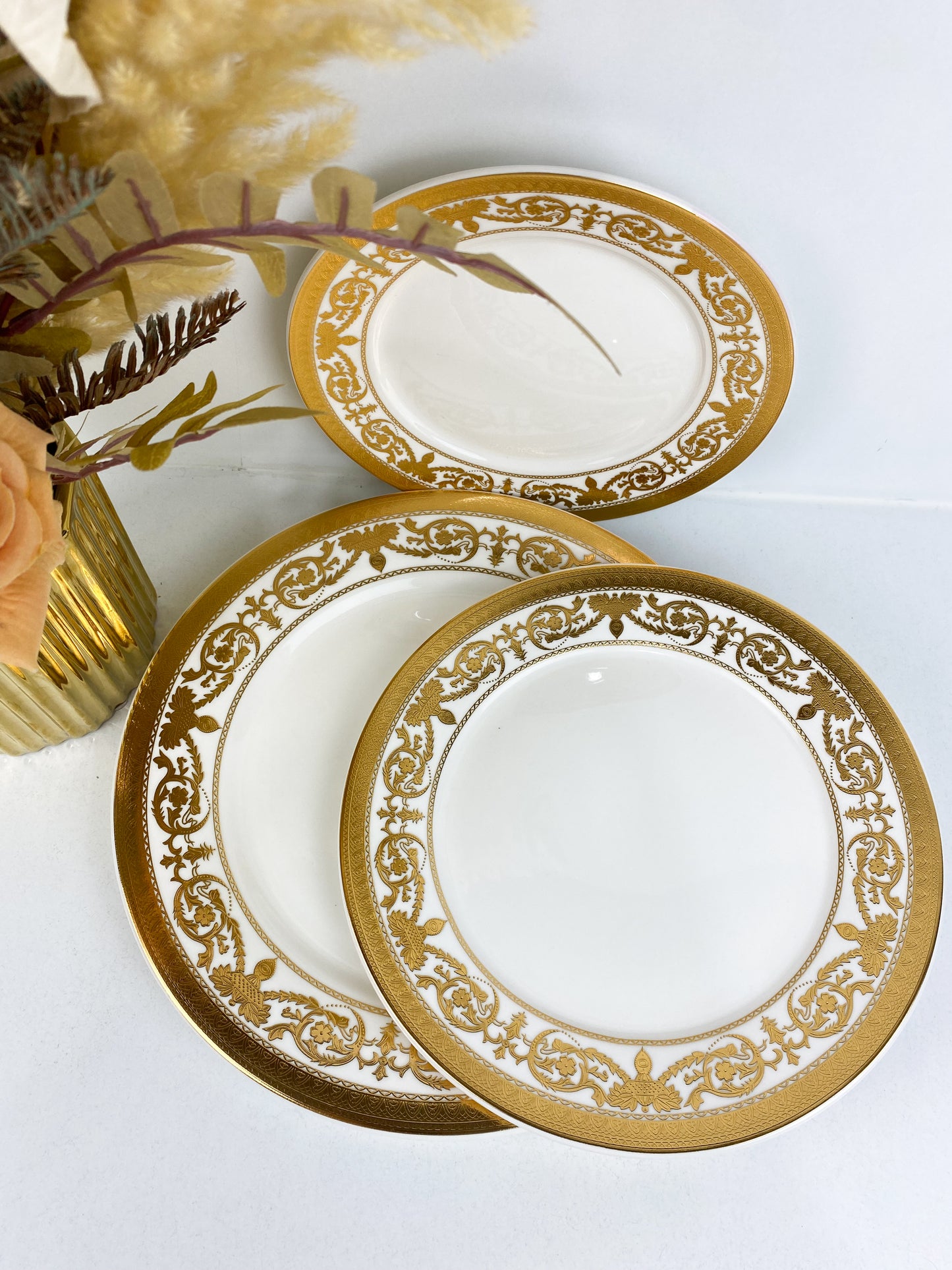 Présentoirs–Service de table de luxe dorée en porcelaine Royal 36 pièces pour 12 personnes