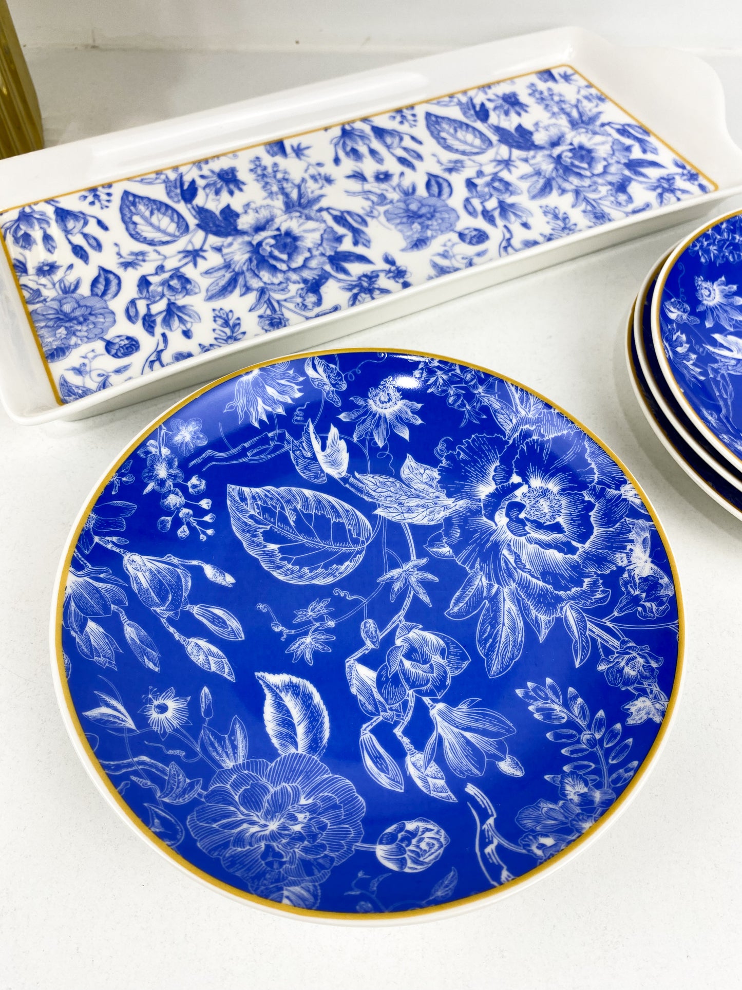 Présentoirs-Service de table 7 pièces en porcelaine bleu ciel