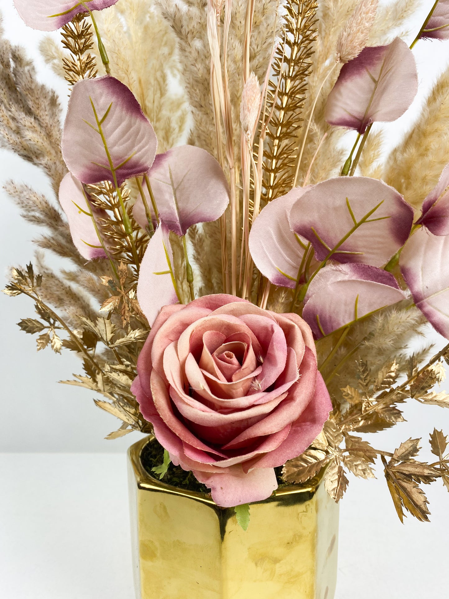 Fleurs Séchées–Vase or avec fleurs séchées mauve