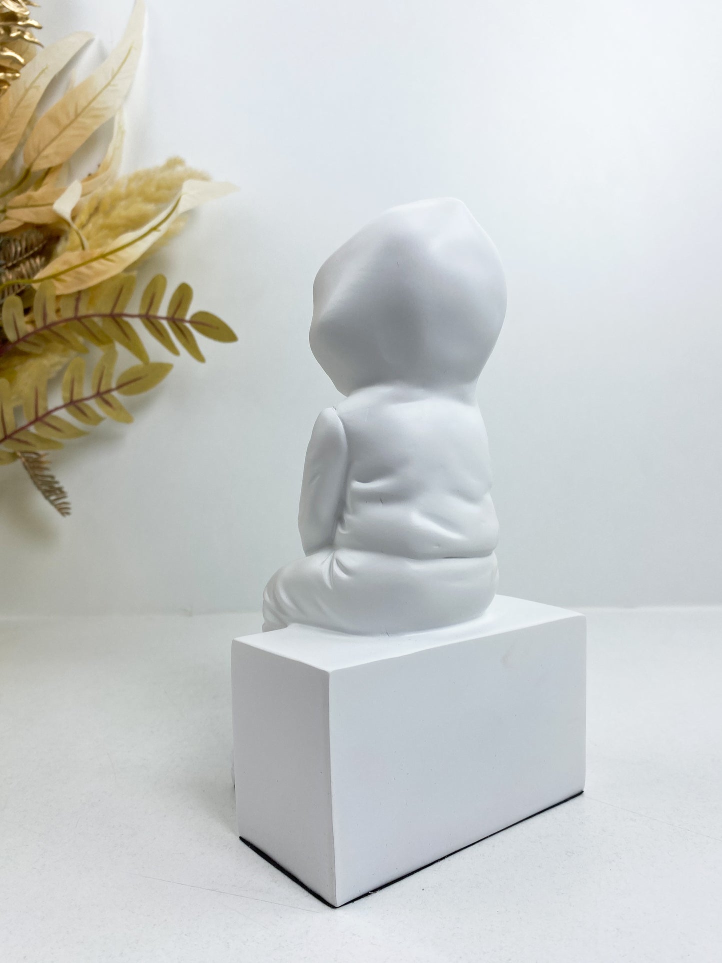 Statue d'Anonyme assis –blanc– Décoration moderne