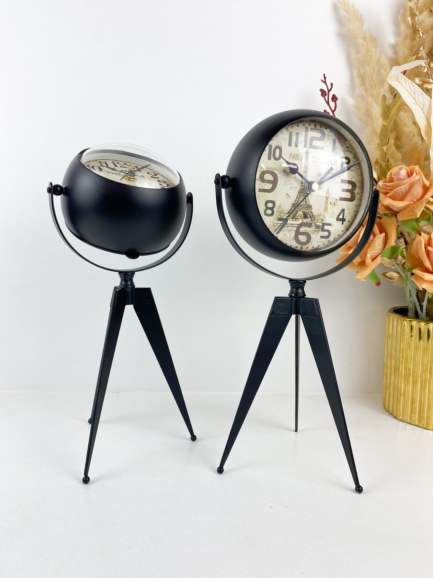 Horloge sur un support pivotant élégant noir en Métal