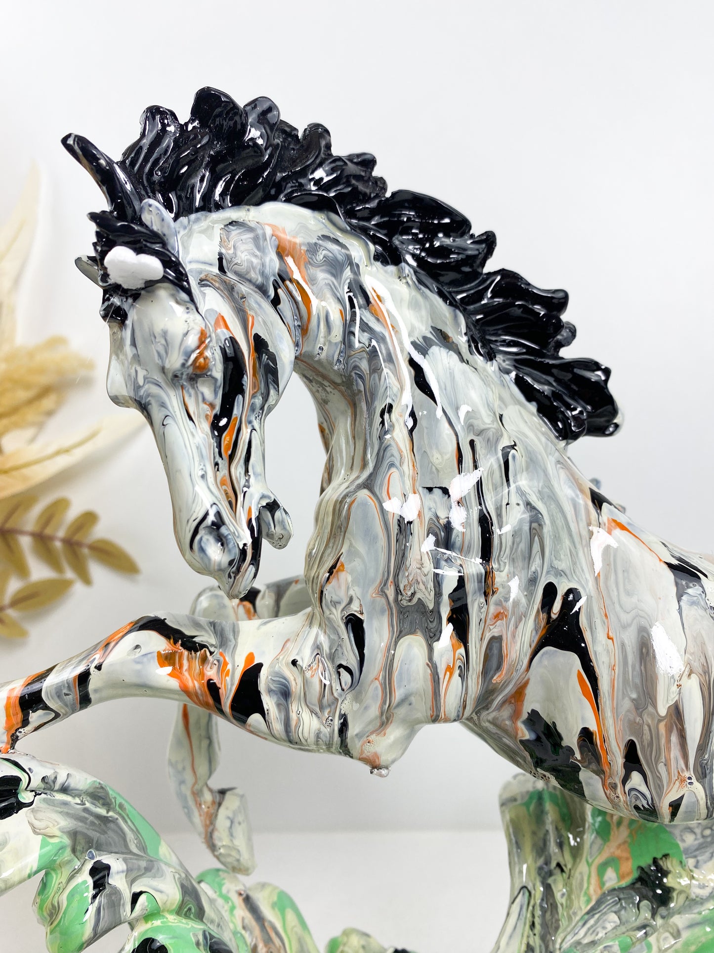 Figurine de cheval colorée créative- art graffiti moderne