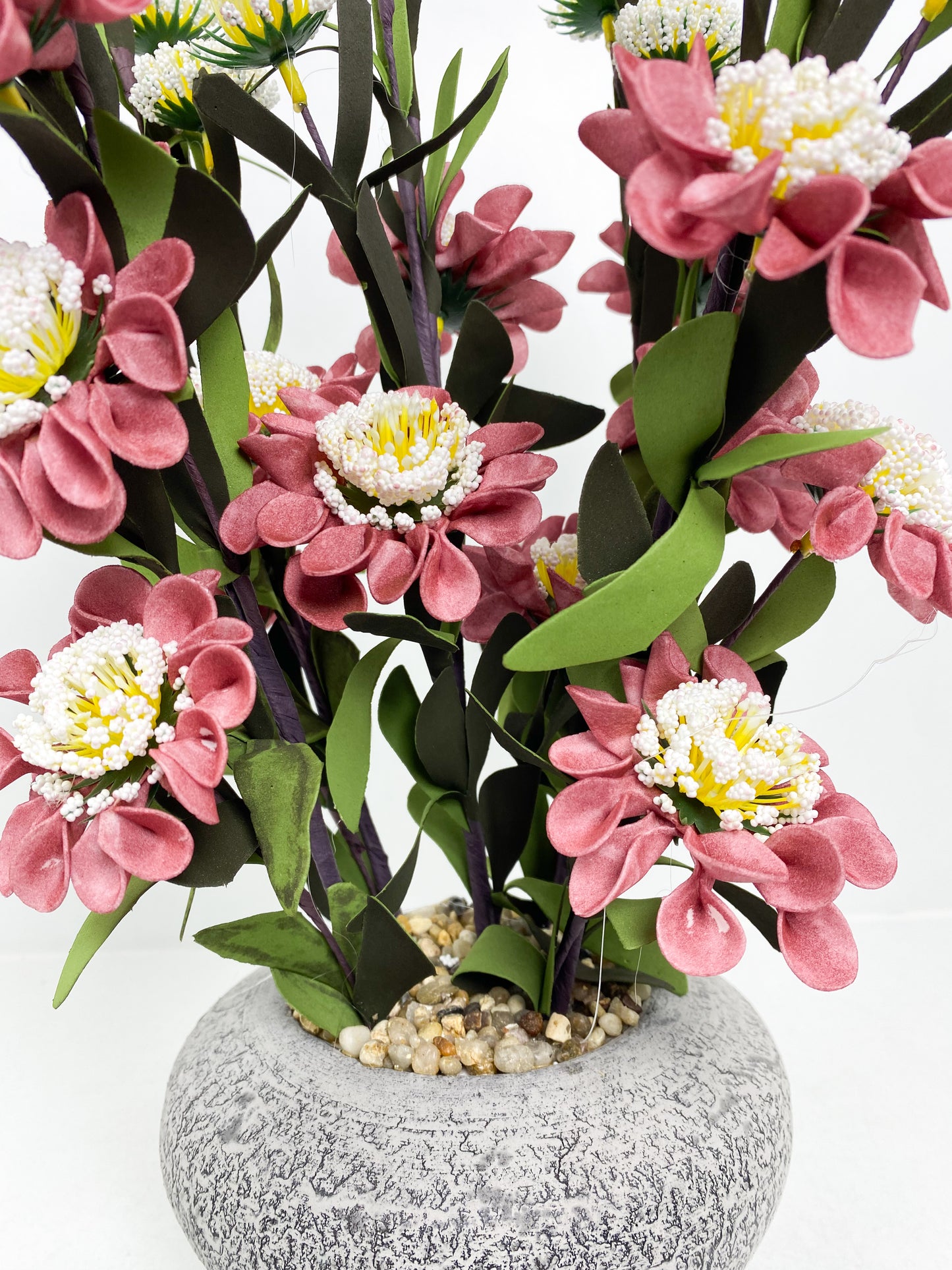 Vase avec pot fond d'orchidée violette