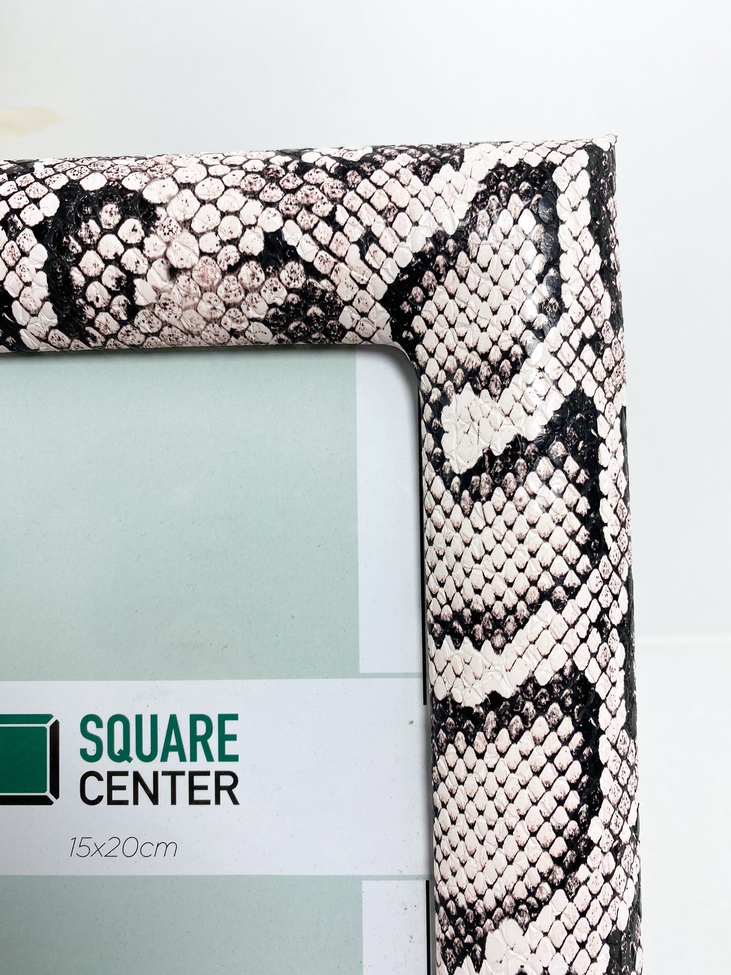 Cadre de photo en serpent chic