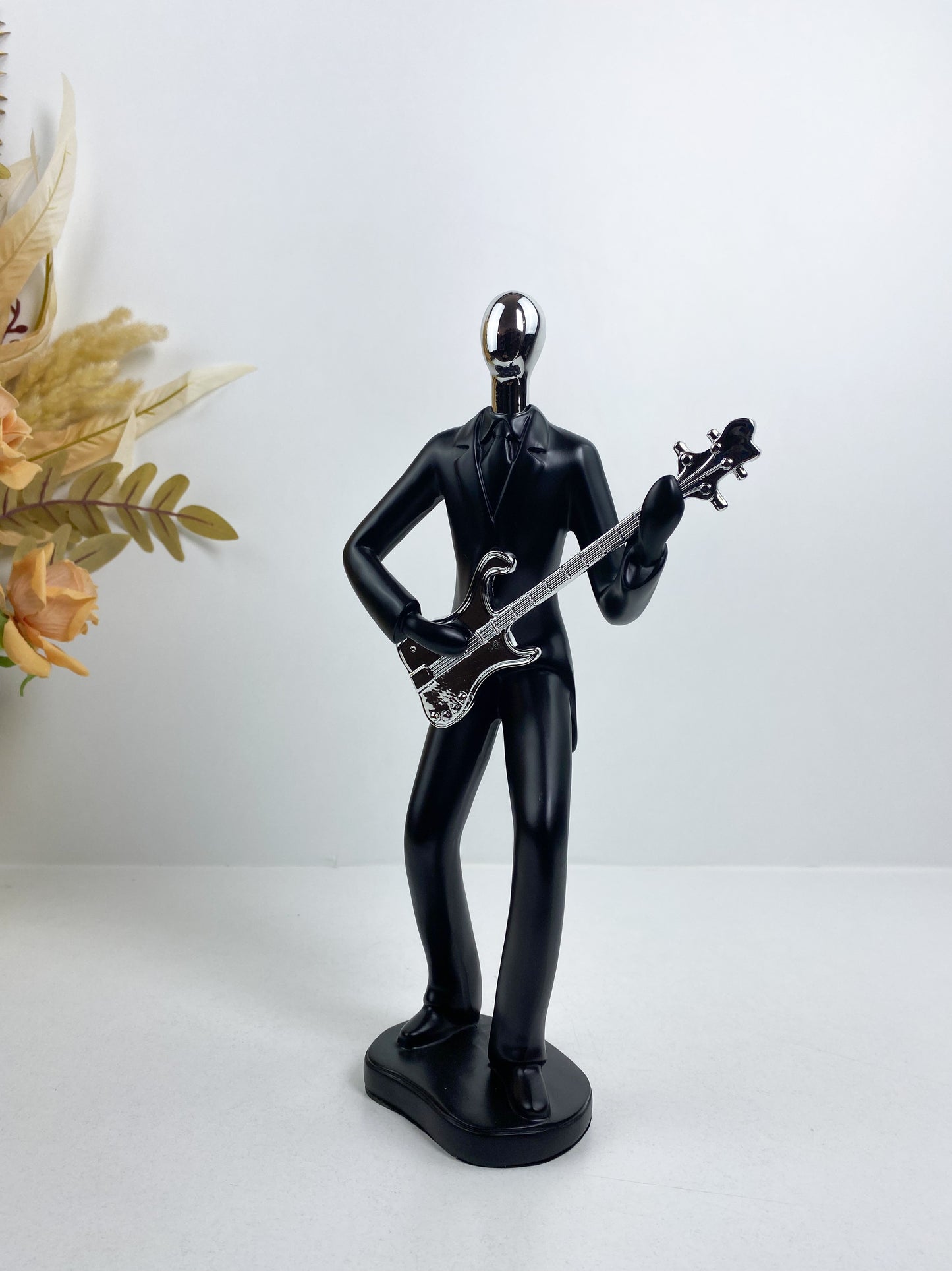 Statue Guitare de musicien en résine -Noir