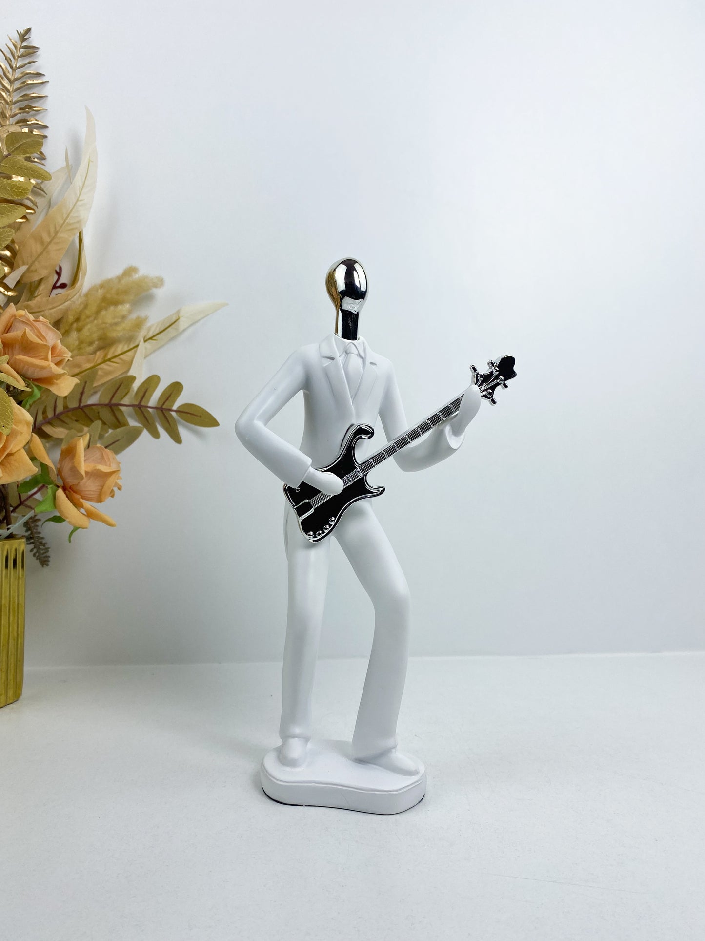 Statue Guitare de musicien en résine -Blanche