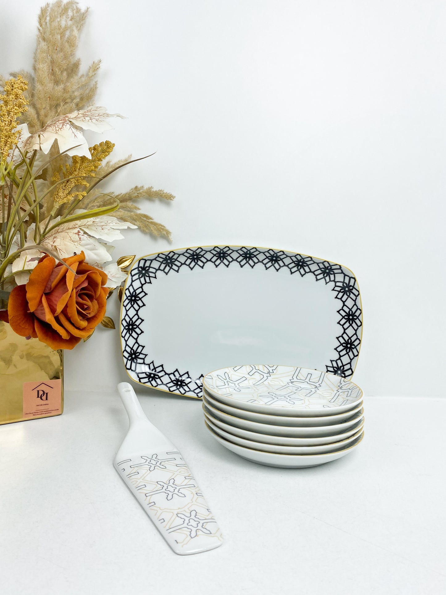 Set de 8 pièces a gâteaux en porcelaine noir et or -motif géométrique