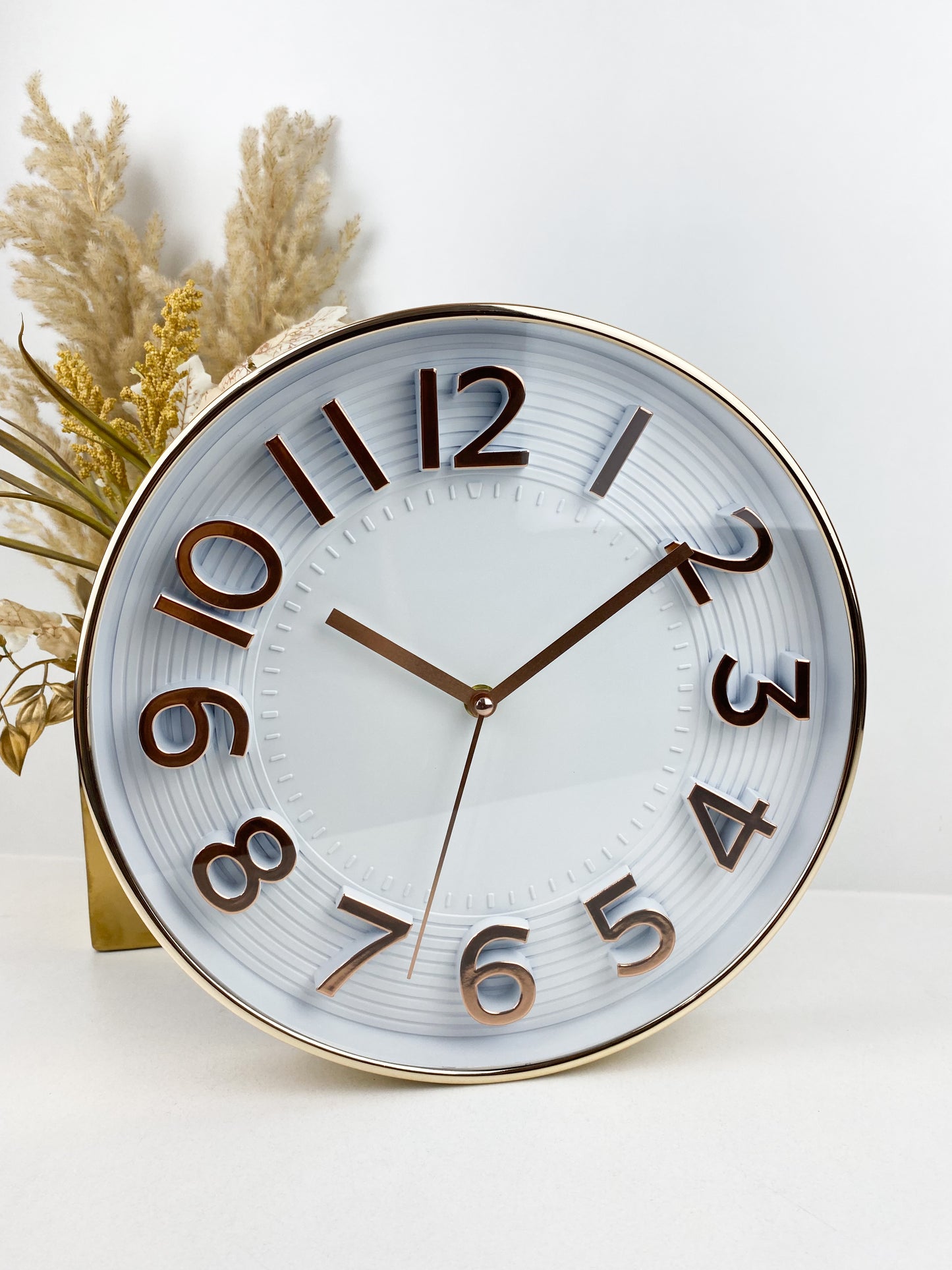 Horloge murale numérique muette moderne