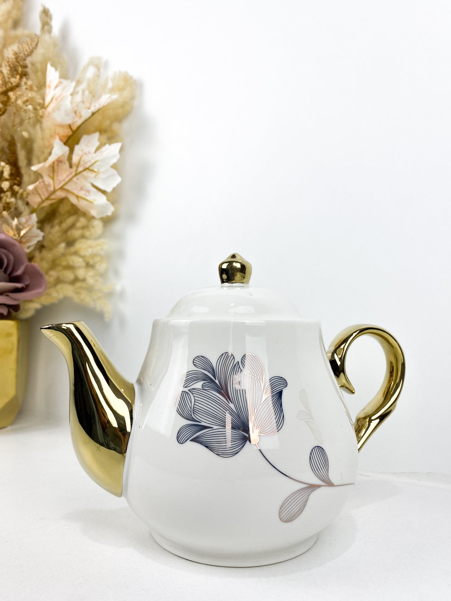 Théière -Théière blanche en céramique, motif floral argenté