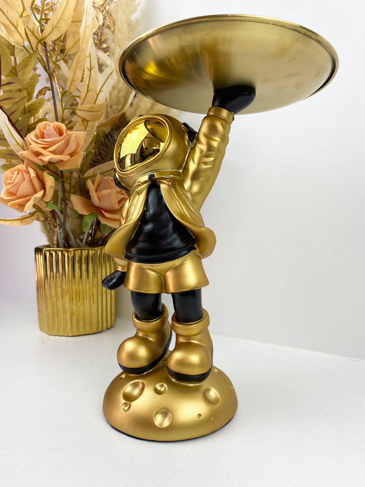 Sculpture de astronaute mignonne avec plateau ,décoration de la maison