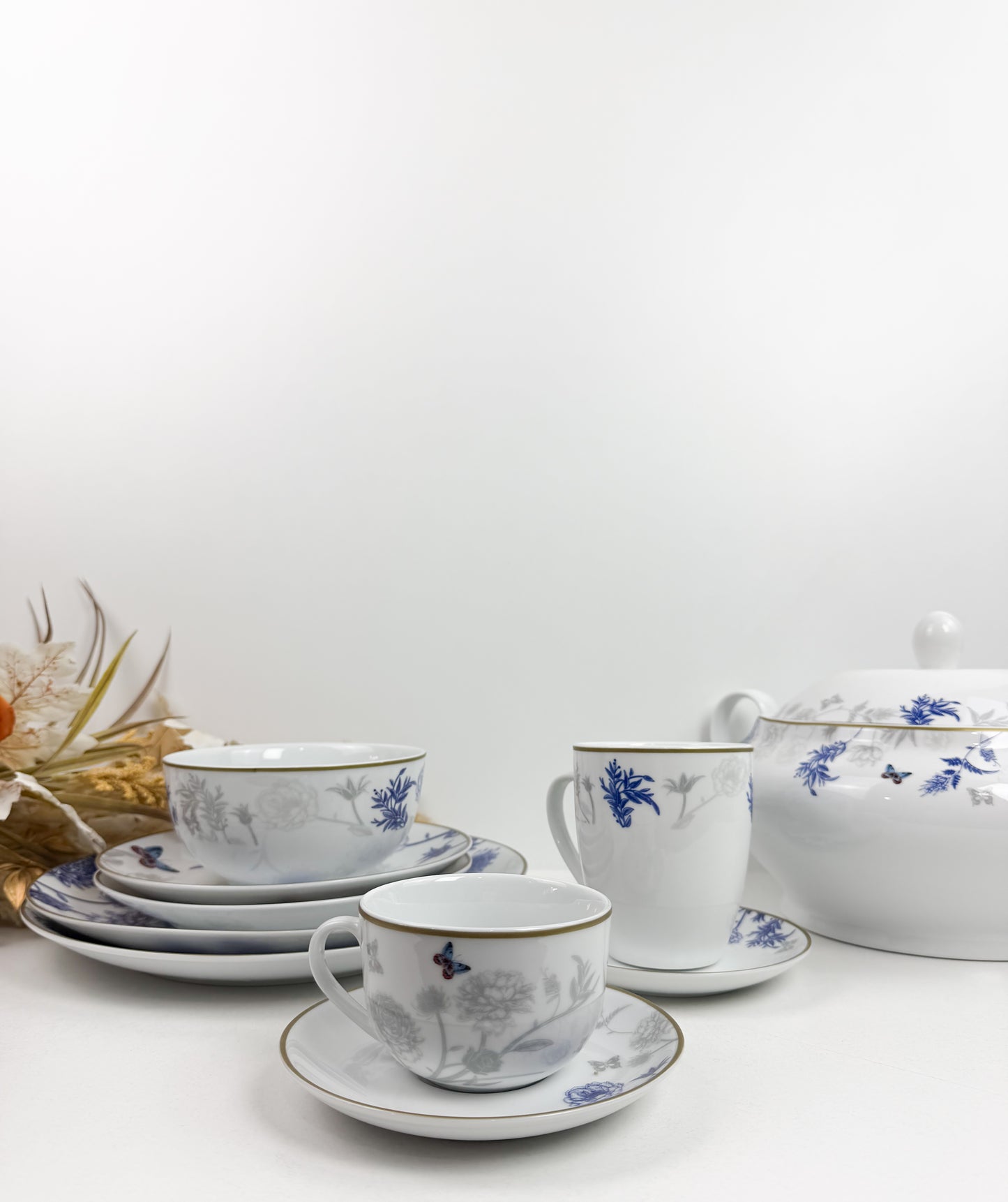 Service de vaisselle en porcelaine Papillon Bleu de prestige-38 pièces-