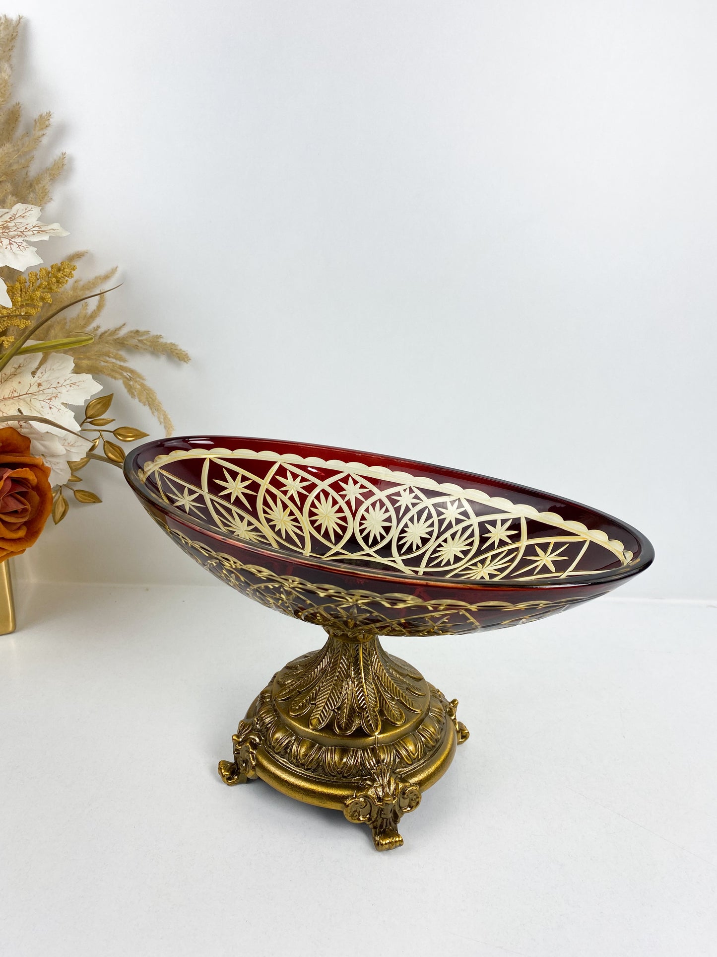 Présentoir en porcelaine rouge avec ornements en bronze - Cadeau de luxe pour le mariage