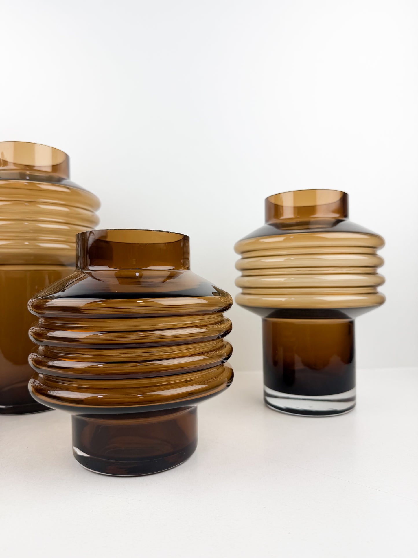 Trio de vases élégants et chics aux formes distinctives