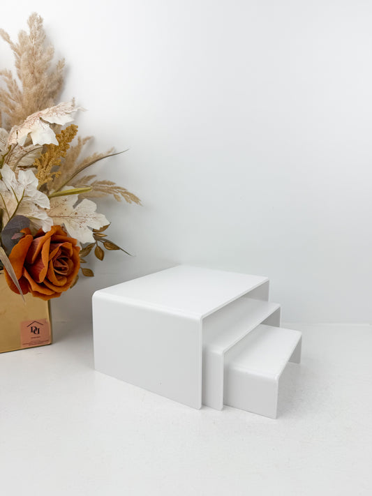 Décor acrylique blanc et moderne de trois étagères