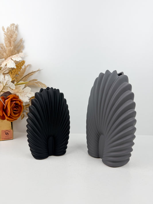 Duo de Vases  en céramique aux formes coquillages