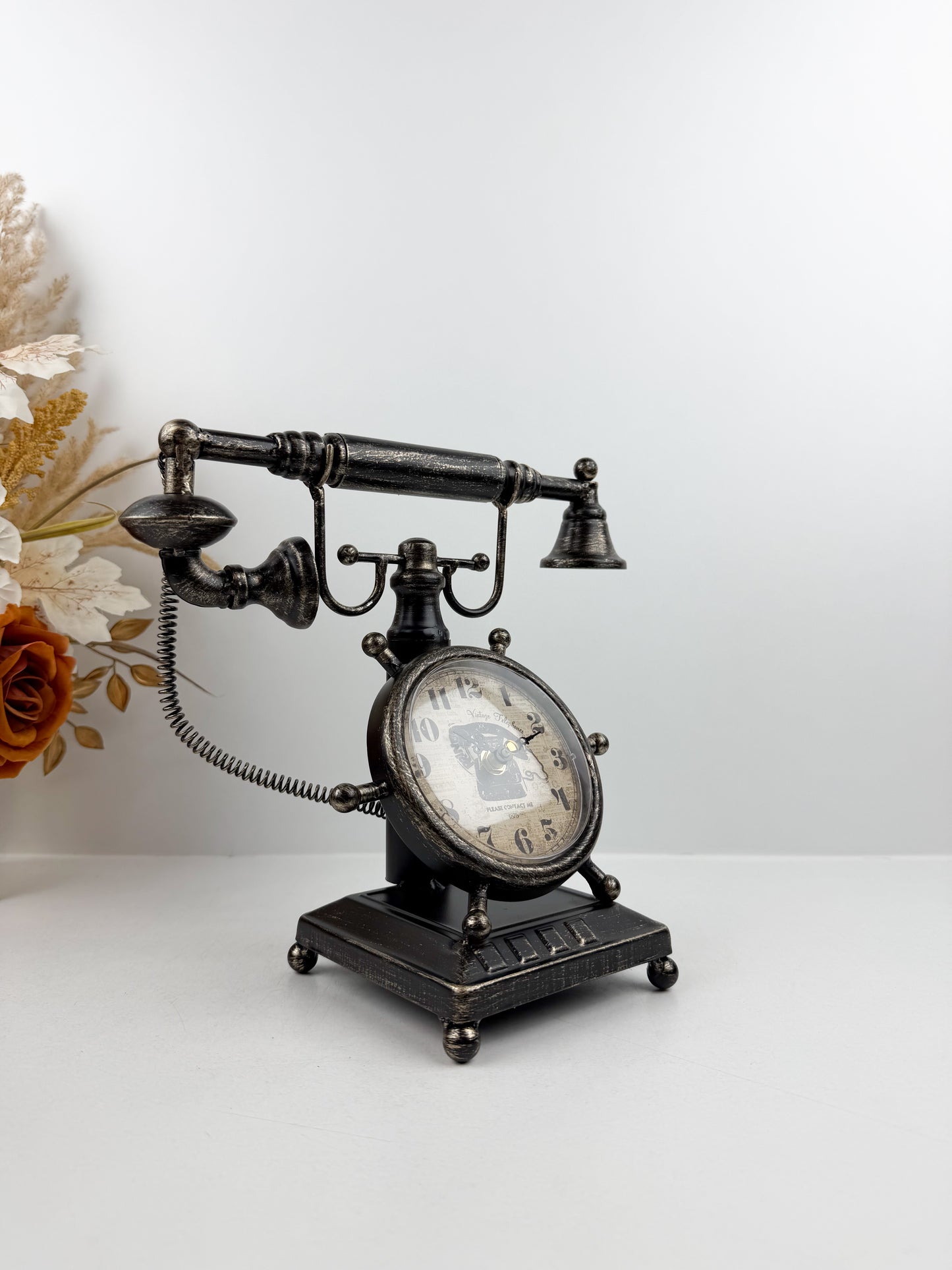 Horloge classique au design vintage intemporel.
