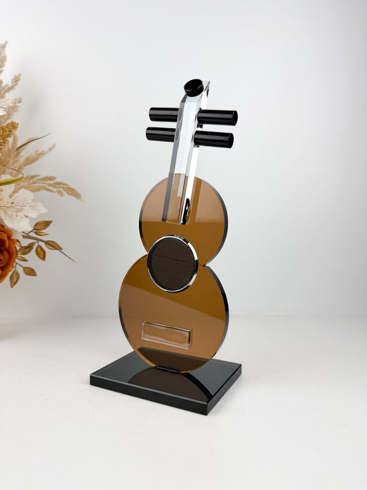 Sculpture décorative en forme de guitare  élégante