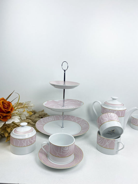 Service à thé ou à café complet, décoré de motifs de roses et de lignes dorées