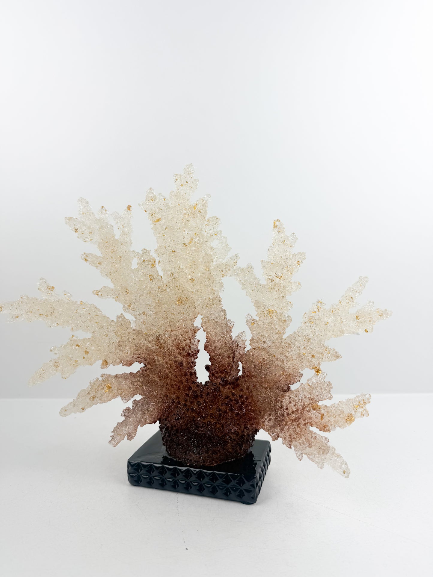 Sculpture de corail en résine pour capturer la beauté naturelle des fonds marins.