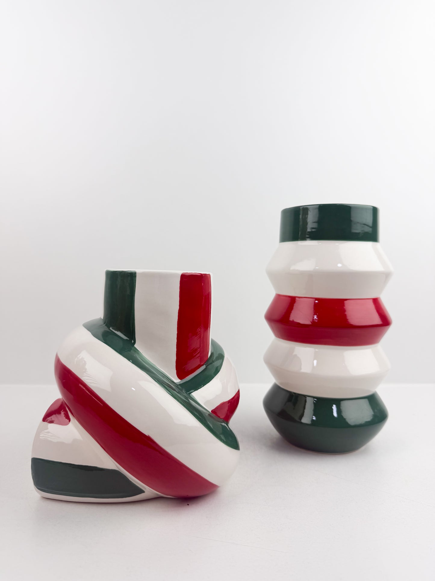 Duo de vases artisanal en céramique.