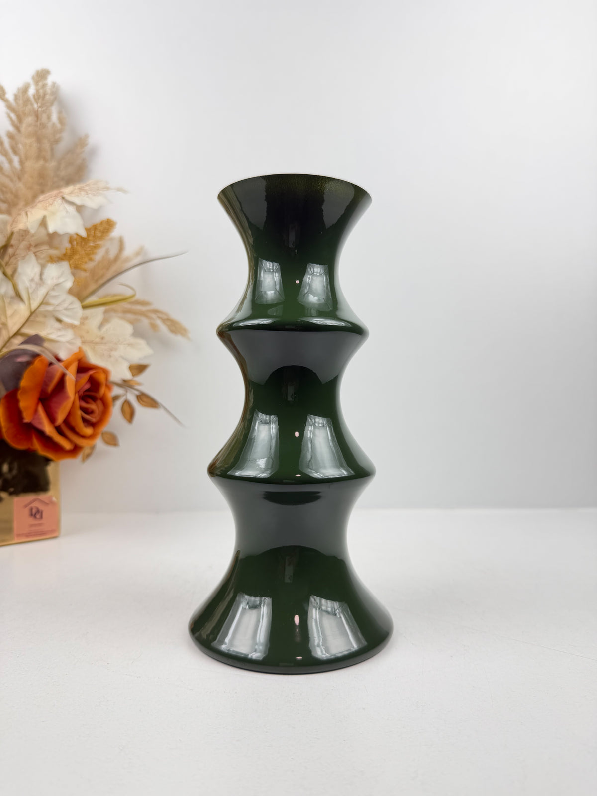 Vase sculptural en vert.